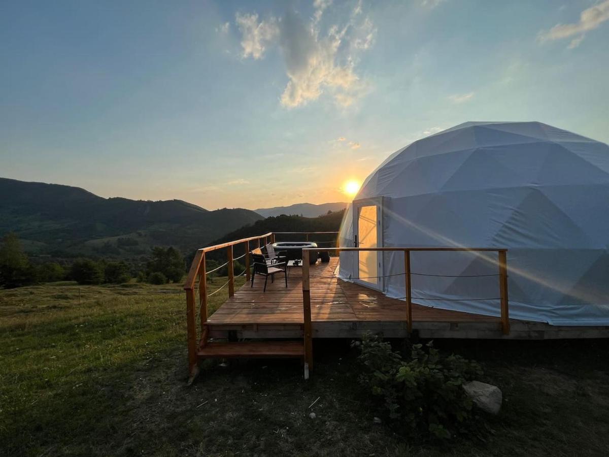 Starry Dome - Manta'S Retreat Glamping Cornereva Hotel Ngoại thất bức ảnh