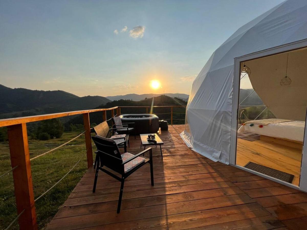 Starry Dome - Manta'S Retreat Glamping Cornereva Hotel Ngoại thất bức ảnh