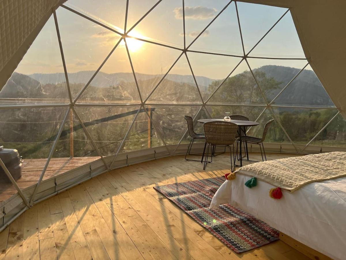 Starry Dome - Manta'S Retreat Glamping Cornereva Hotel Ngoại thất bức ảnh
