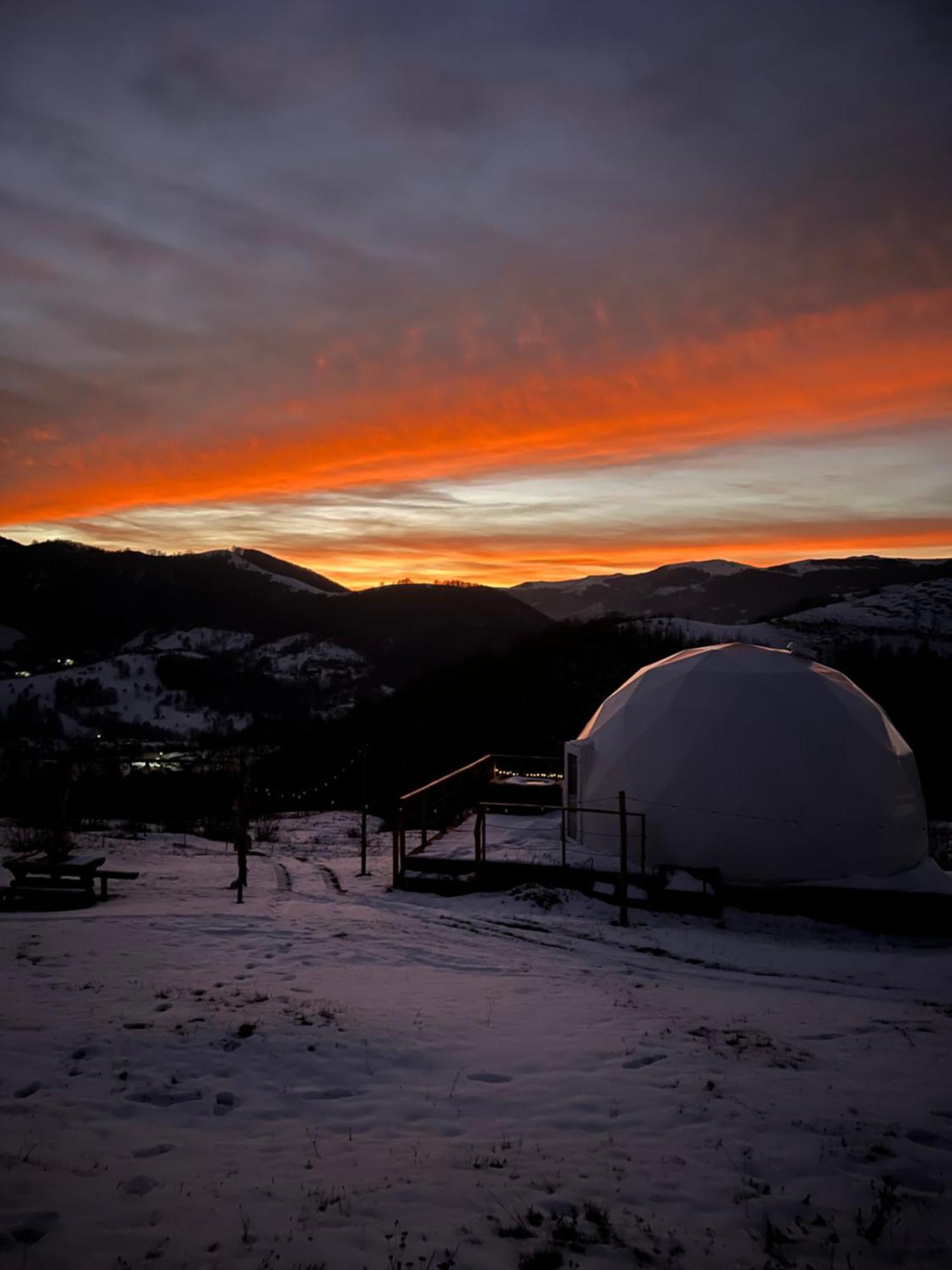 Starry Dome - Manta'S Retreat Glamping Cornereva Hotel Ngoại thất bức ảnh