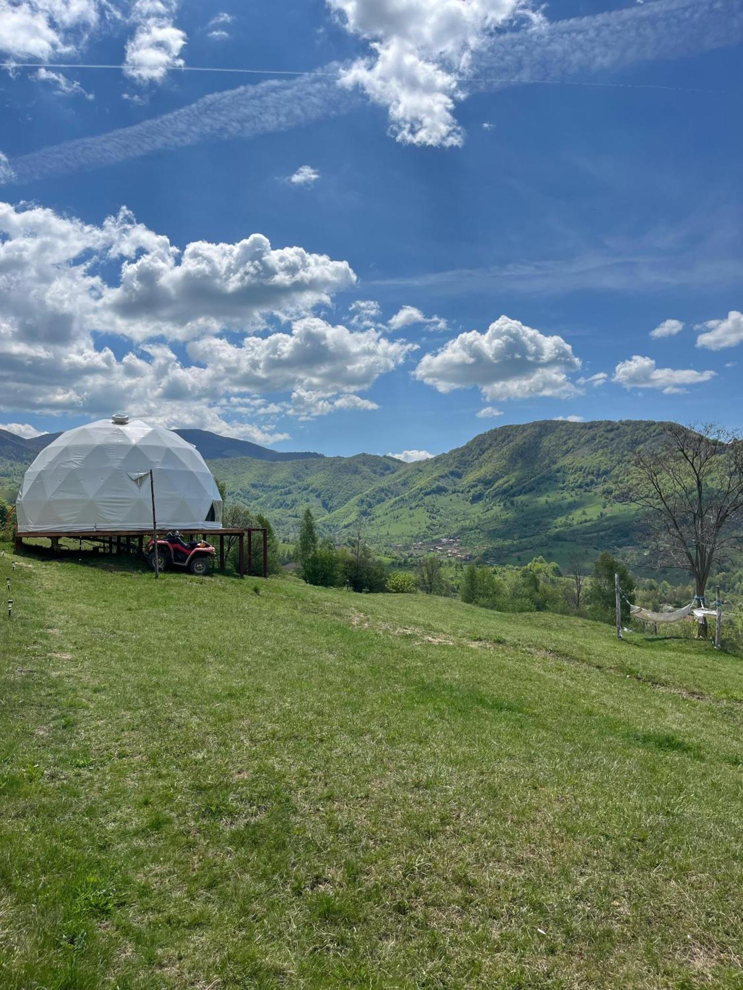 Starry Dome - Manta'S Retreat Glamping Cornereva Hotel Ngoại thất bức ảnh