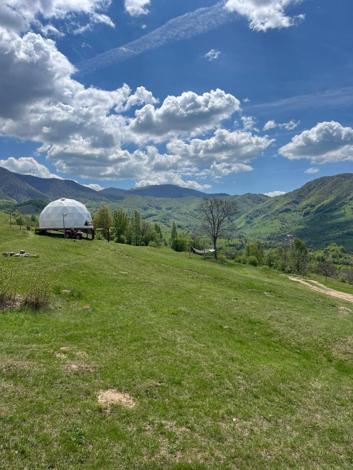 Starry Dome - Manta'S Retreat Glamping Cornereva Hotel Ngoại thất bức ảnh